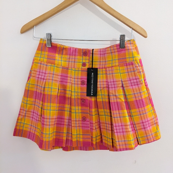 PLAID MINI SKIRT - SIZE MEDIUM - DELIA*S BY DOLLS KILL - Picture 4 of 13